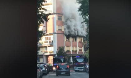Incendio appartamento in zona Barona: muore una cagnolina