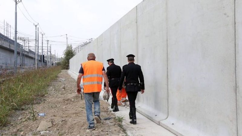 A Rogoredo un muro anti pusher alto 4 metri