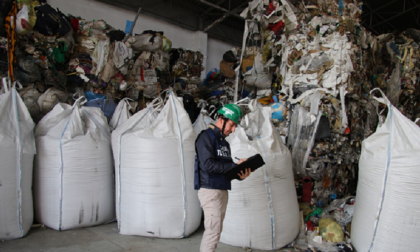 I carabinieri scoprono un altro capannone di rifiuti illeciti FOTO