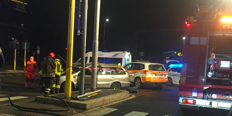 Incidente tra auto all’incrocio Gonin Giordani: traffico difficoltoso FOTO