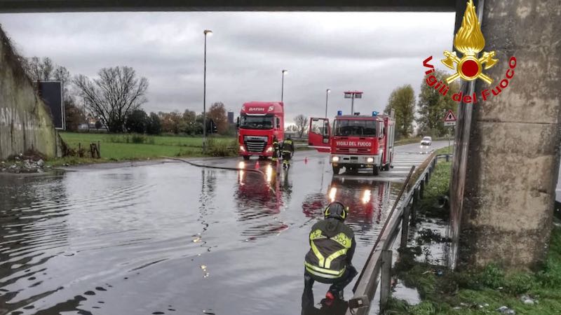 Maltempo, allagato sottopasso della strada provinciale 40 FOTO