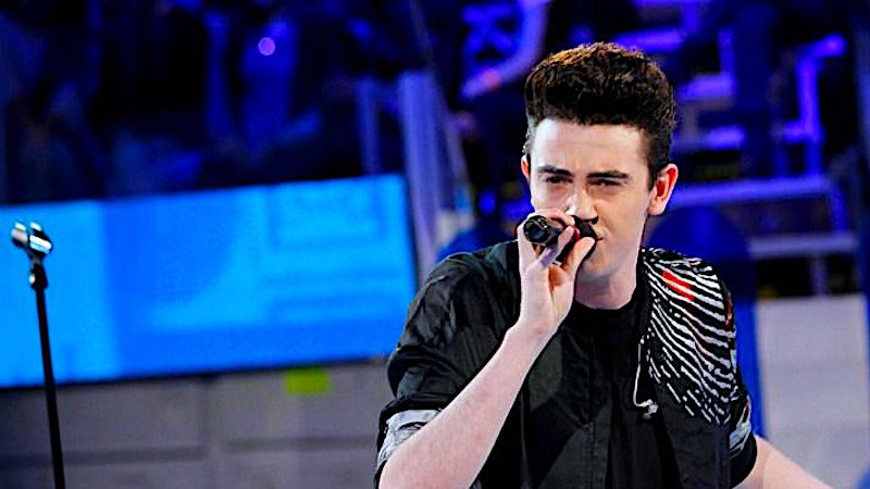 Michele Bravi alla guida in un incidente mortale. “Sono sconvolto, annullo i concerti”