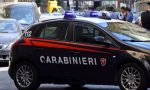 Minaccia vicini di casa con un coltello: arrestato 32enne