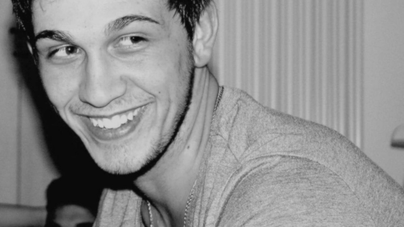 Riccardo morto a 25 anni in un incidente, il ricordo degli amici