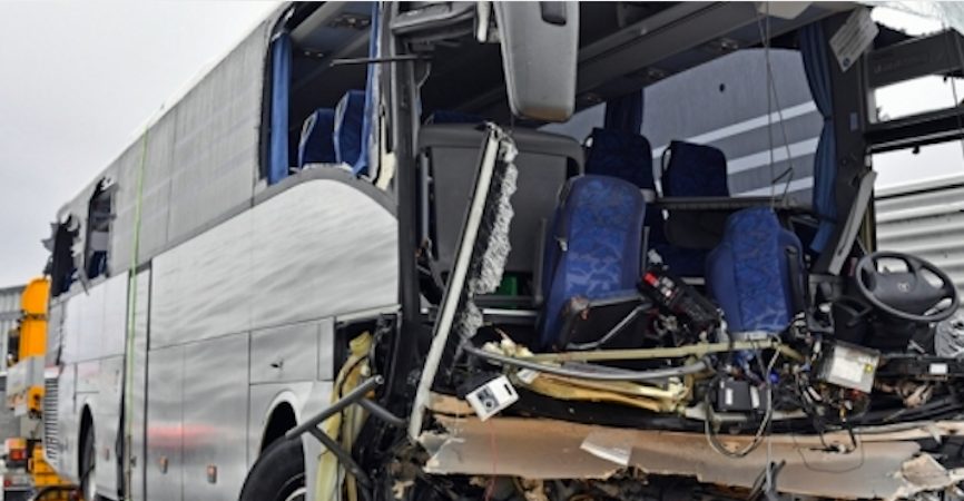 Incidente pullman vicino Zurigo, la vittima è una donna lombarda