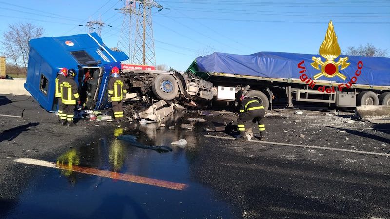Brutto incidente sull’autostrada A8 FOTO