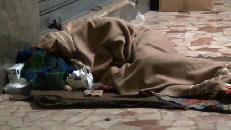 Clochard muore al freddo nella stazione di Porta Genova