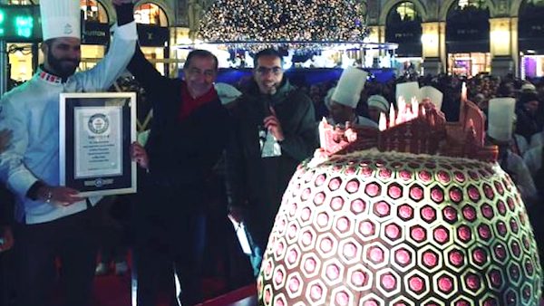Panettone Record a Milano, il più grande del mondo entra nel Guinness World Record