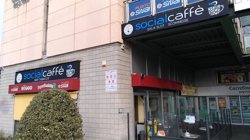Irruzione al Social Caffè nella notte: rubate sigarette e gratta e vinci