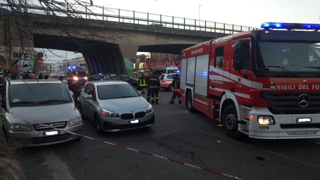 Investito e ucciso mentre aspettava il bus: una tragedia evitabile?