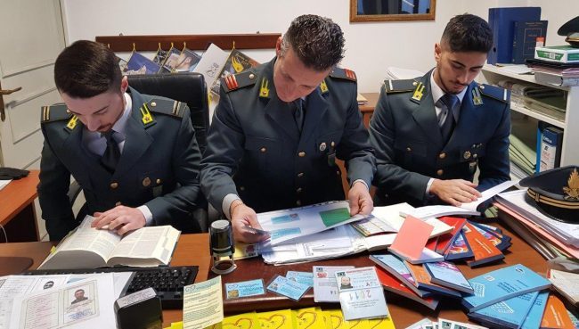 ‘ndrangheta, chili di cocaina tra Calabria, Lombardia e Sud America: 25 arresti
