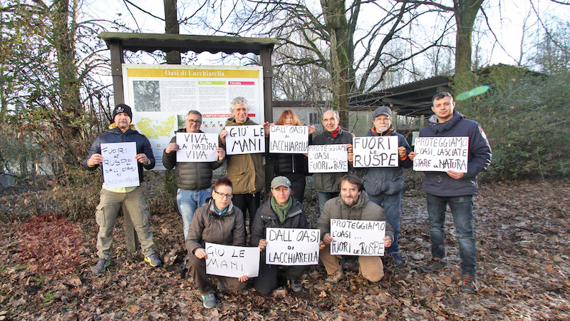 Alberi abbattuti all’Oasi Lacchiarella, la protesta degli ambientalisti