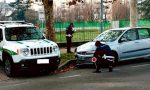 Provoca incidente, ferisce anziano e scappa: la polizia locale lo trova