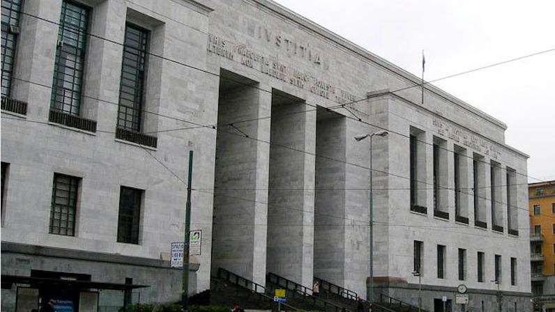 Cade dalle scale del Tribunale: grave 30enne praticante avvocato