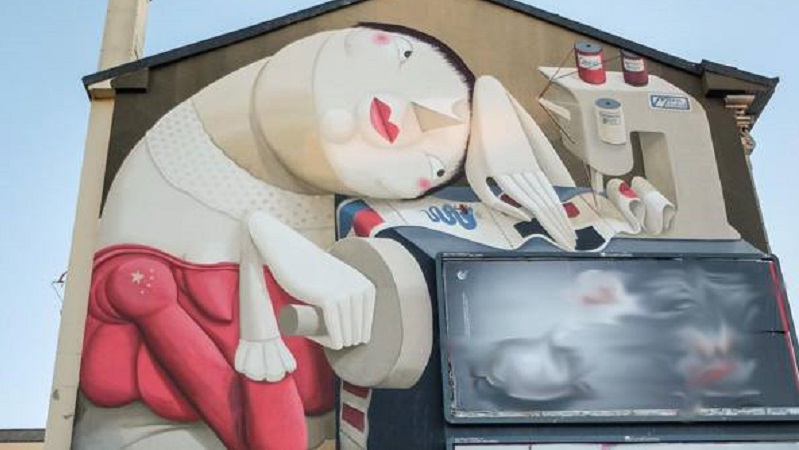 Il quartiere protesta e vince: salvo il murale di Zed1