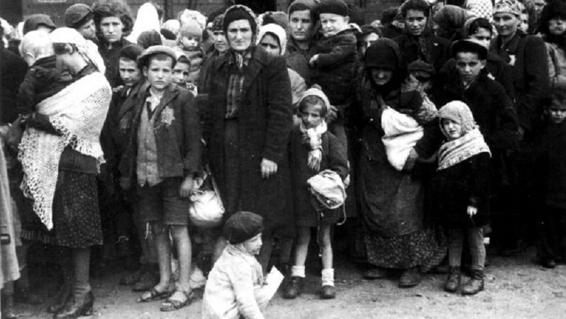 Sessanta ore per leggere i nomi dei deportati italiani