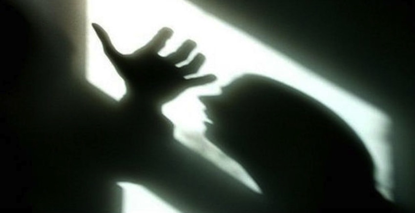 Un’ora di violenza verso una donna di 89anni: la spaventosa ricostruzione delle telecamere