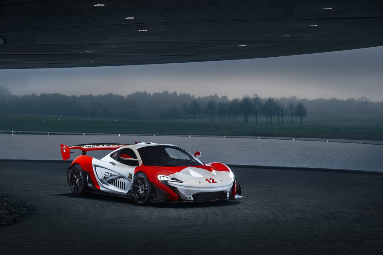 La McLaren P1 GTR celebra il primo Mondiale vinto da Ayrton Senna