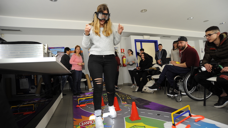 Visori 3D a scuola per sperimentare gli effetti dell’abuso di alcol