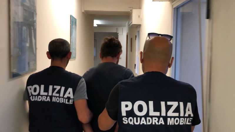 Botte e insulti alla ex compagna anche il giorno del parto