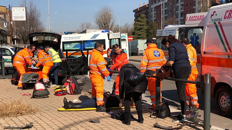 Investe due donne dopo malore al volante