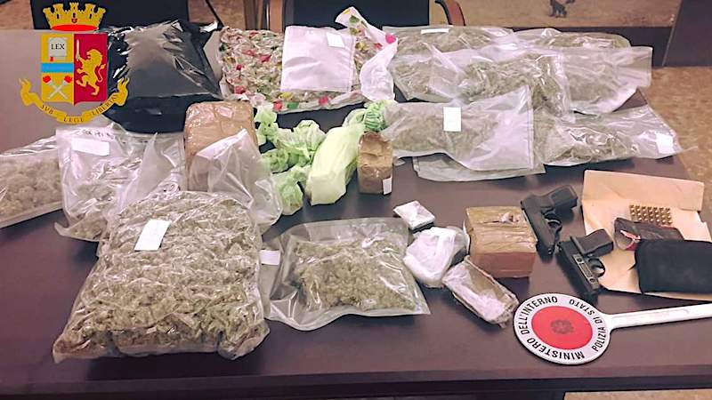 Spaccio droga nel quartiere ancora a 81 anni
