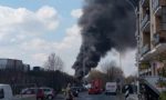 Autobus a fuoco a San Donato | Maxi emergenza: trasportava bambini FOTO e VIDEO