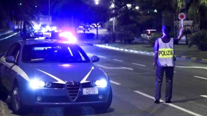 Alt della polizia e tenta la fuga: arrestato pusher
