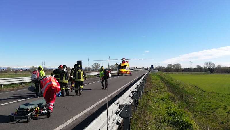 Grave incidente sulla Bretella Cerca Binasca: elisoccorso sul posto FOTO