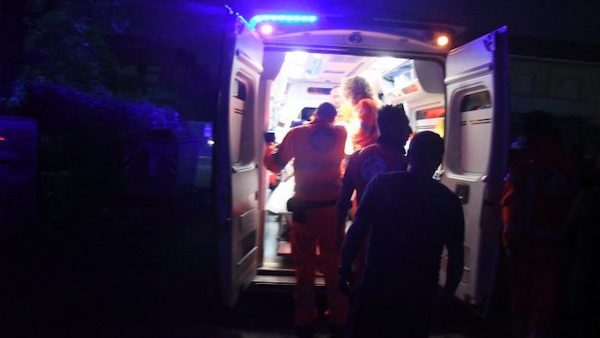 Bimbo di 9 anni investito dall’auto del padre, è grave