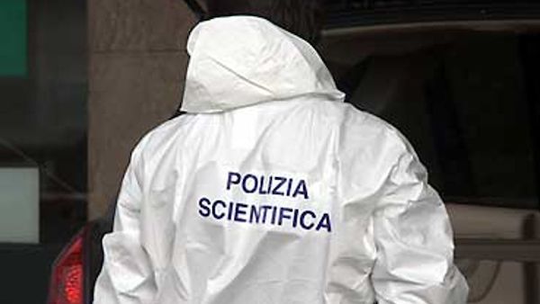 Anziani trovati morti in casa a Milano