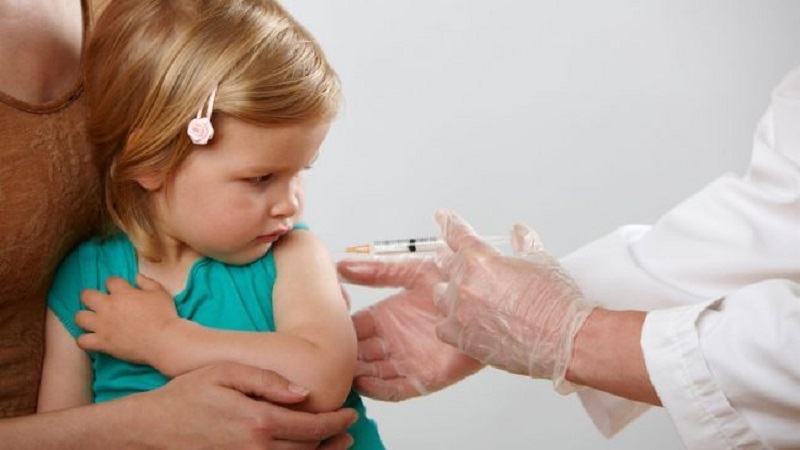 Vaccini: da oggi niente asilo per i bimbi senza certificato