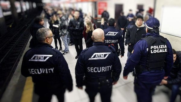 Borseggiatrici sulla metro: 17 donne fermate, 13 sono incinte