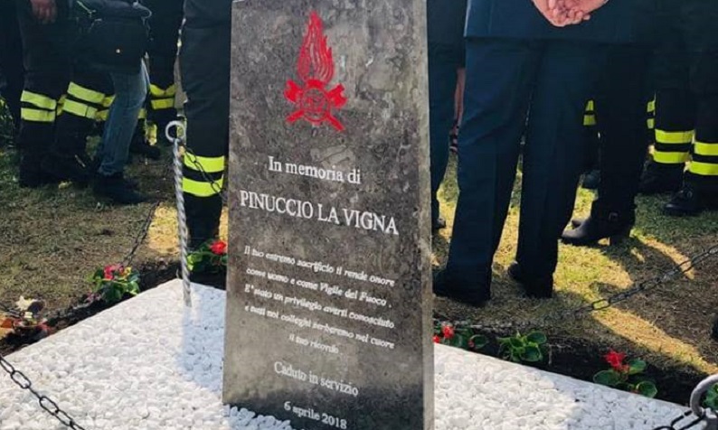 A Pieve Emanuele intitolata caserma Vigili del fuoco a Pinuccio La Vigna