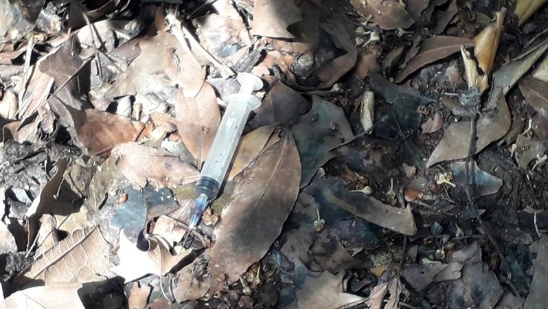 La denuncia di Fratelli d’Italia: “A Lambrate c’è un’emergenza siringhe” FOTO