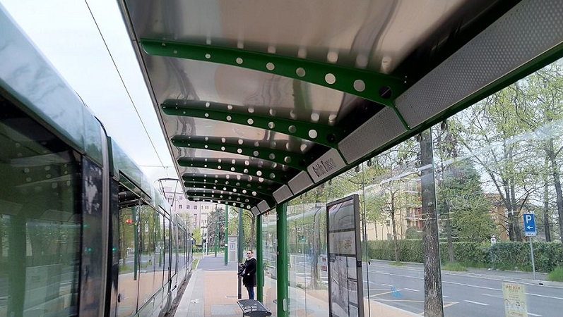 Occhi elettronici contro vandali: installate le telecamere alle pensiline del tram 15 FOTO