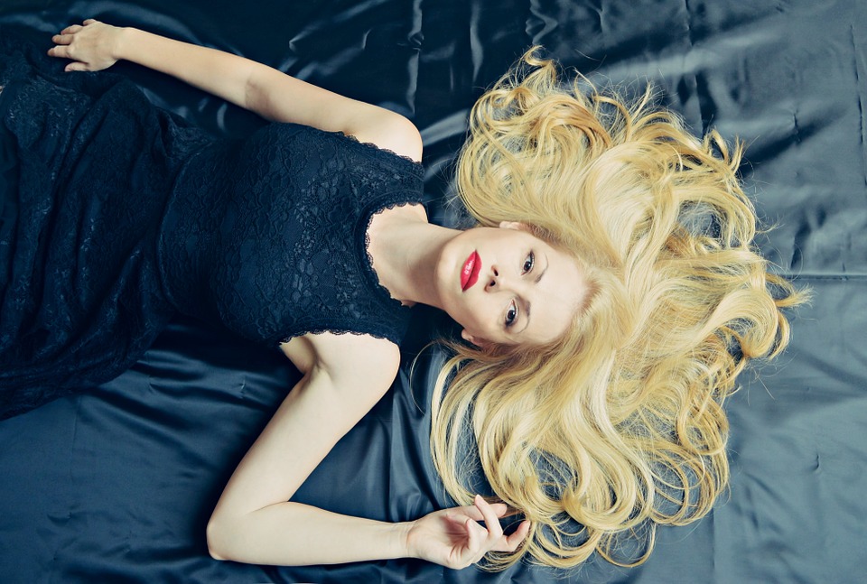 Come prendersi cura dei capelli in primavera