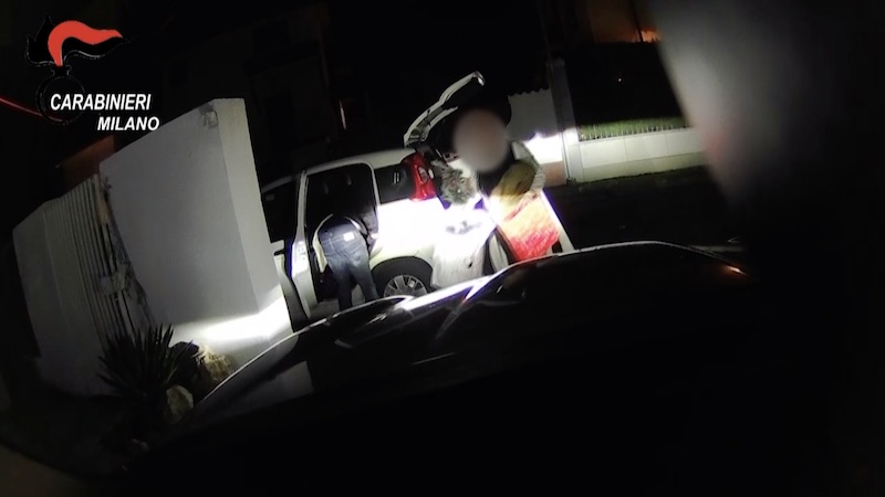 Famiglia di ladri arrestata a Trezzano per furti in appartamenti VIDEO