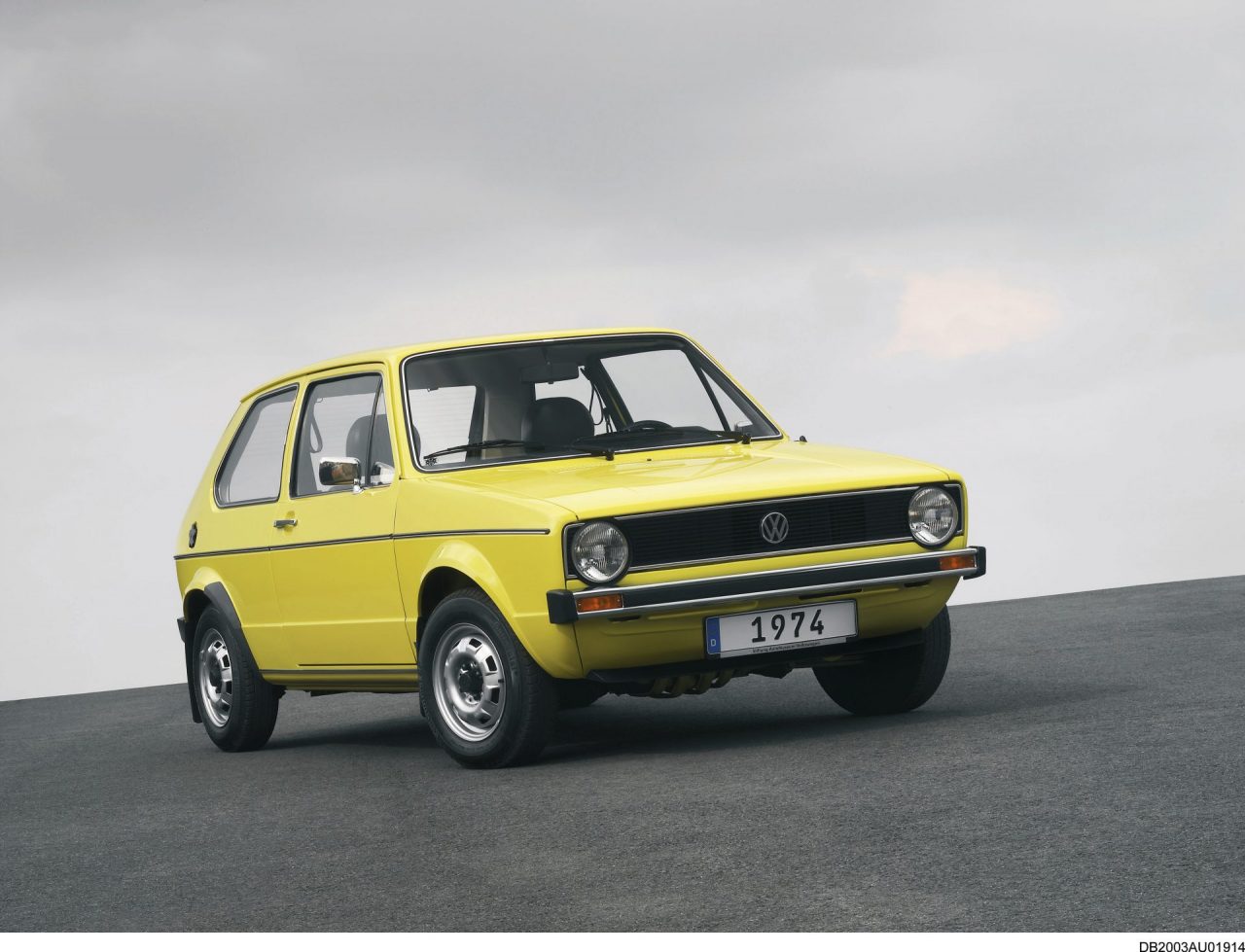 Volkswagen Golf festeggia i suoi primi 45 anni