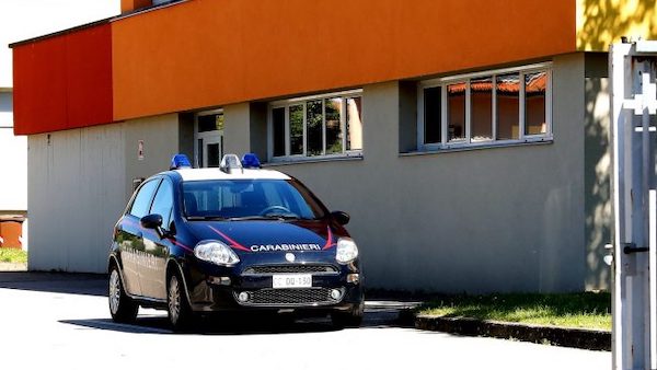 Overdose da farmaci in una scuola di Gaggiano: 14enne in ospedale
