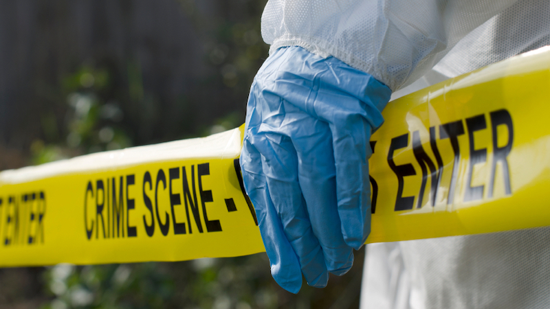Finanziere di Corsico accoltella la moglie e poi si uccide