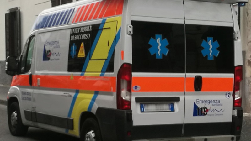 Uomo investito dal treno in corsa: morto sul colpo