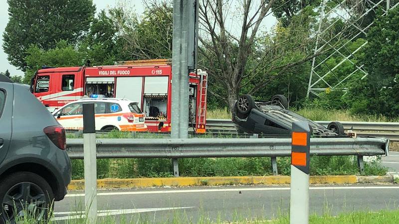 Incidente allo svincolo killer: ferite tre persone tra cui un bambino di 10 anni