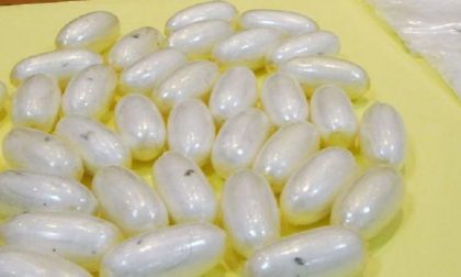Ingerisce 103 ovuli di cocaina: fermato all'aeroporto di Linate