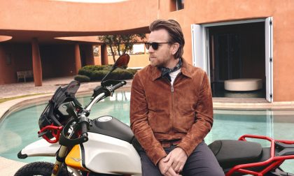 Moto Guzzi V85TT, in sella c’è Ewan McGregor