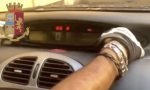 Nascondevano droga dietro le bocchette dell'aria in macchina: arrestati VIDEO