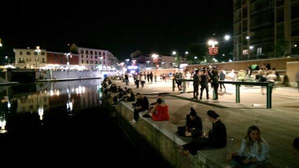 Tre ragazzi aggrediti a calci e pugni sui Navigli