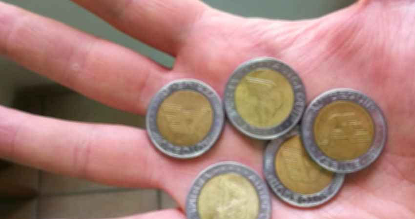 “Mi si è rotta l’auto, ha qualche euro?”, ma è una truffa