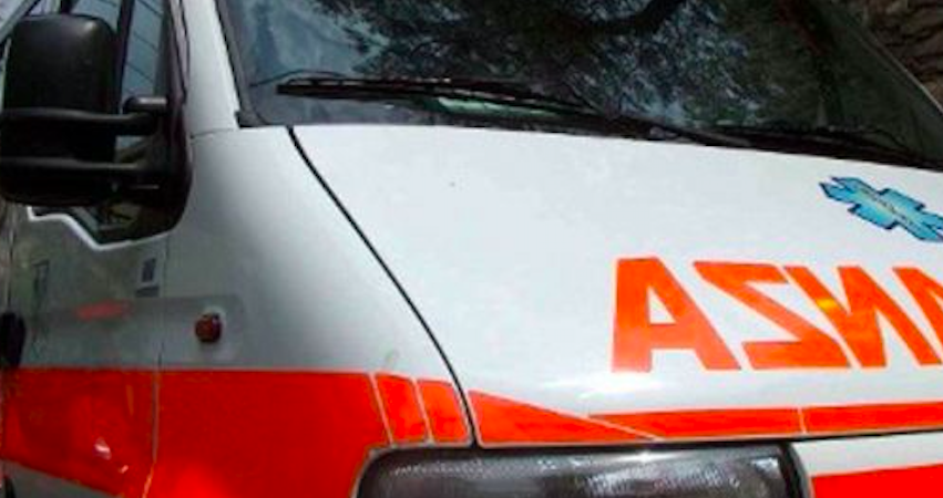 Ciclista investita, ferita una donna di 64 anni