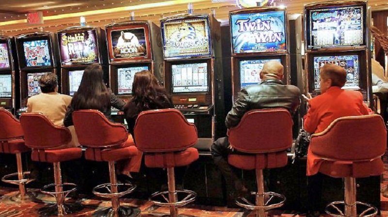 Contro il gioco d’azzardo, slot spente per sei ore al giorno